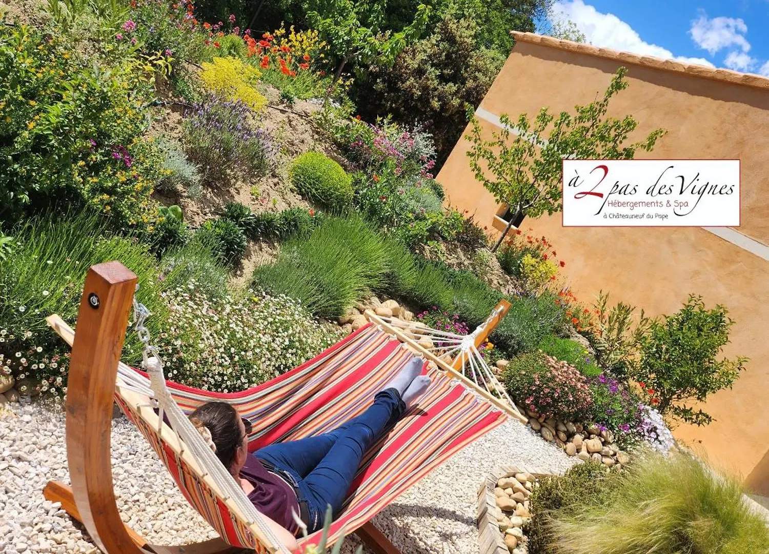 A 2 pas des vignes, hebergements et SPA, à Châteauneuf du Pape, maison numéro 12 Hébergement de vacances